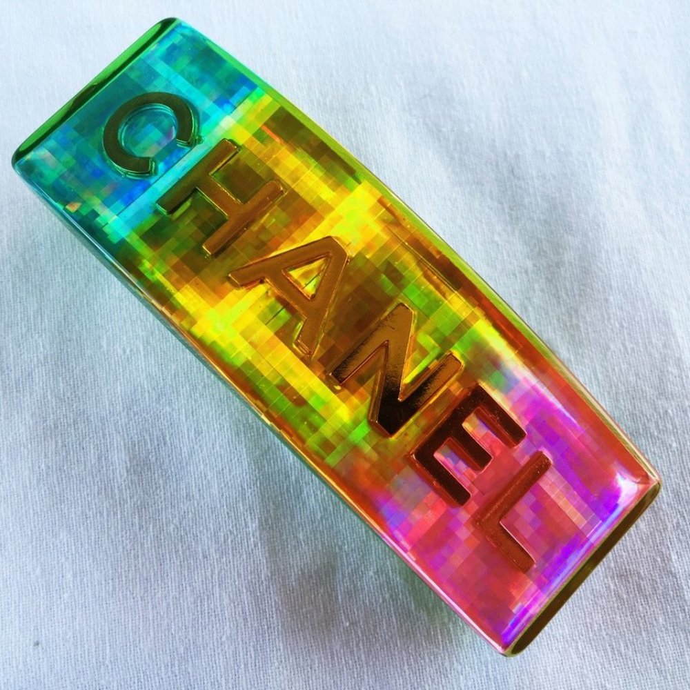 ISO Vintage Chanel barrette/hair clip